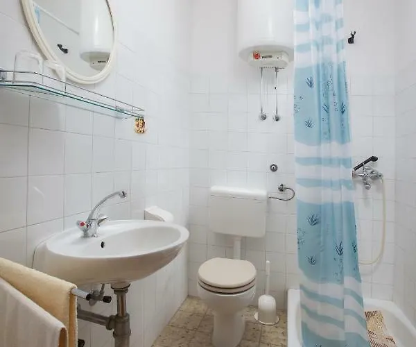 Sobe Zlata מאקרסקה